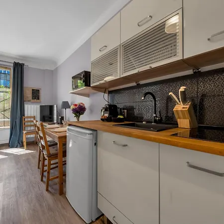 - Parks & Metro Nearby - By Rentujemy * Warszawa