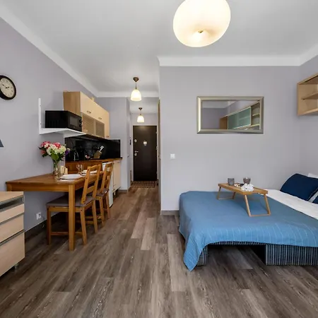 - Parks & Metro Nearby - By Rentujemy *