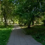 - Parks & Metro Nearby - By Rentujemy * Warschau