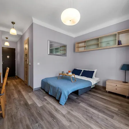 - Parks & Metro Nearby - By Rentujemy Apartment *